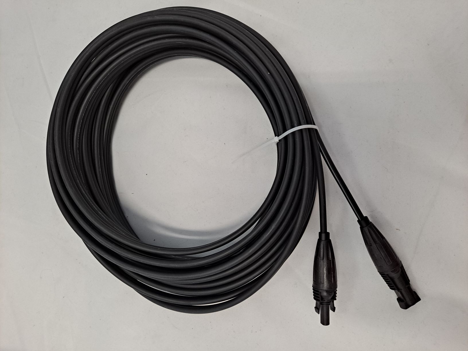 Aurinkopaneelijohto 3met.  2x6mm + MC-4 liittimillä 